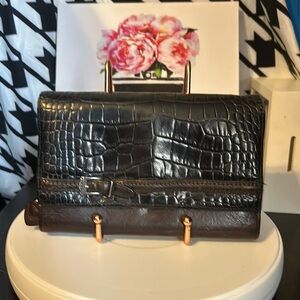 Brighten wallet/Crossbody missing strap